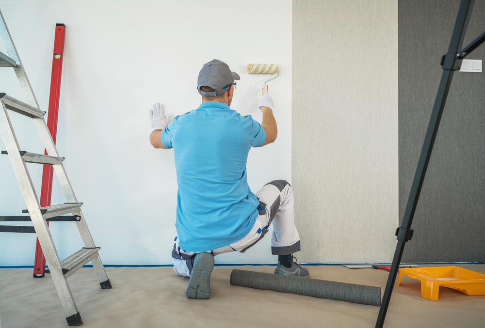 Huur een professionele renovlies behanger uit Rijswijk en krijg 10% korting op het behangen en sauzen van je nieuwbouwwoning.